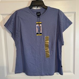 NWT - GAP Women’s Blue Eyelet Sleeve Top